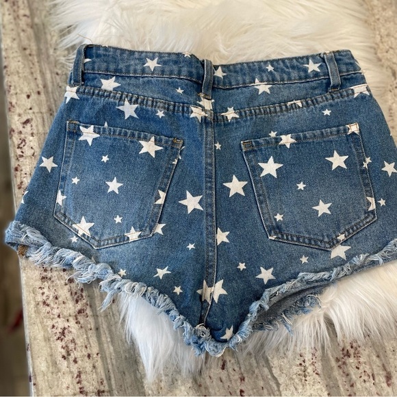 Peach Love California - Star Denim Shorts - Size Medium - Picture 4 of 7